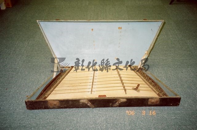作品(洋琴)的圖檔，共1張