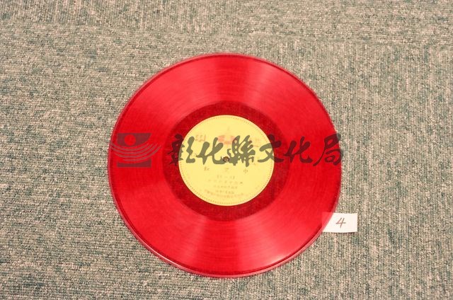 作品(紅黑金老唱片)的圖檔，共1張