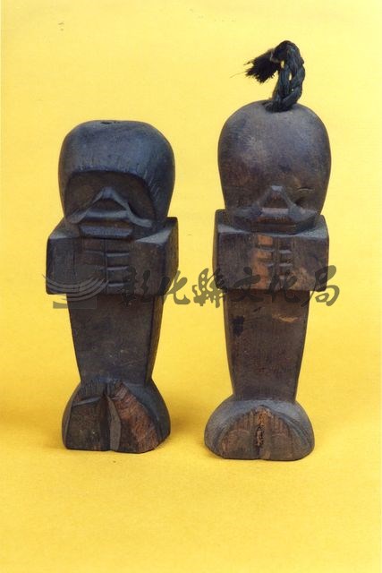 作品(雕木人物二件)的圖檔，共1張