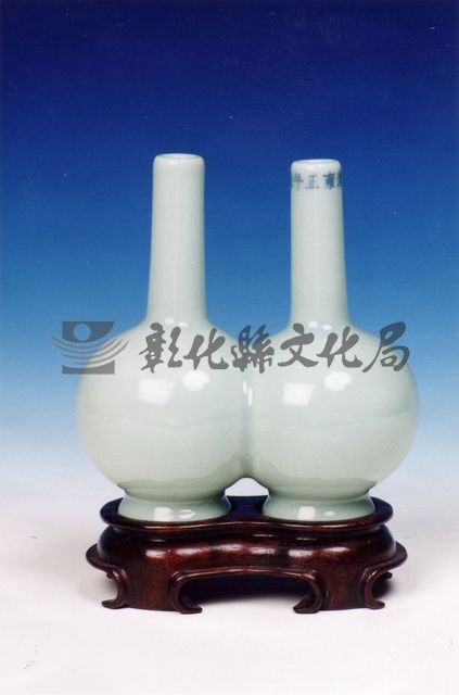 作品(仿清雍正豆青雙連瓶)的圖檔，共1張