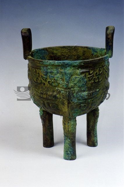 作品(仿西周牛角餮餮紋鼎)的圖檔，共1張