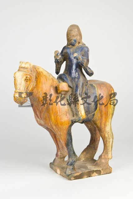 作品(騎人馬俑（彩釉）)的圖檔，共2張