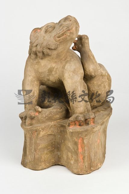 作品(獅子俑)的圖檔，共2張