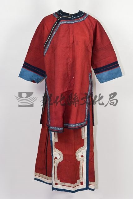 作品(戲服)的圖檔，共2張