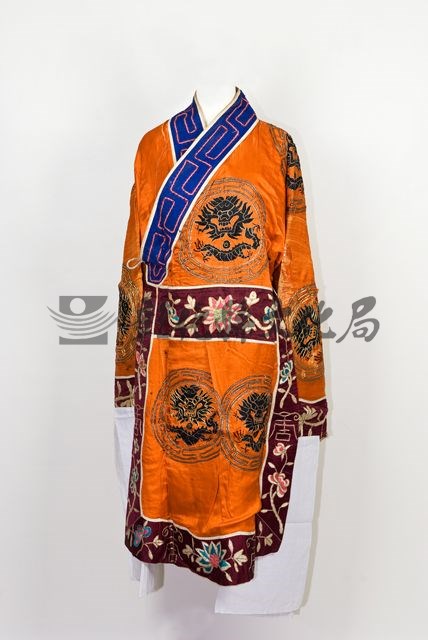 作品(戲服)的圖檔，共2張