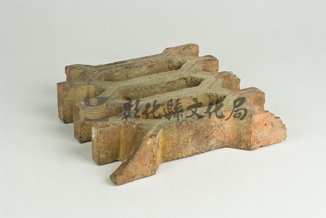 作品(元清觀  脊朵花磚)的圖檔，共2張