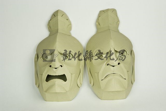 作品(紙雕金剛頭像)的圖檔，共2張