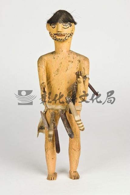 作品(雕木山地人像)的圖檔，共2張
