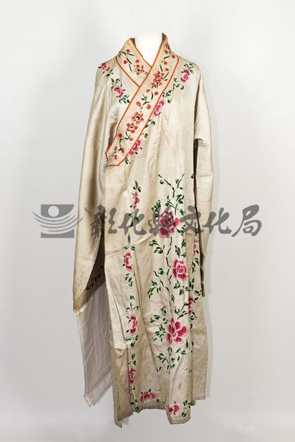 作品(戲服)的圖檔，共2張