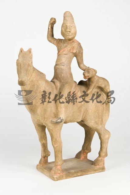 作品(騎人馬俑（彩繪）)的圖檔，共2張