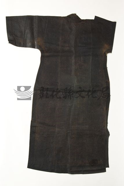 作品(男黑喬衣)的圖檔，共2張