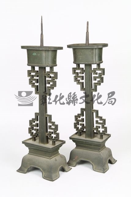 作品(錫燭臺一對)的圖檔，共2張