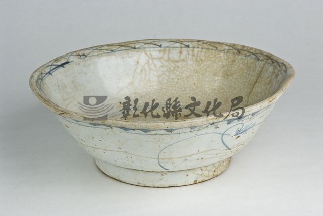 作品(青花蘭菊花瓣式碗)的圖檔，共2張