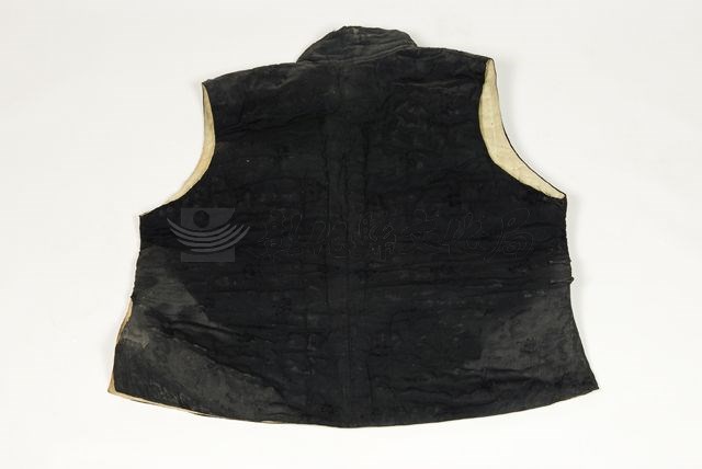 作品(棉襖背心)的圖檔，共2張